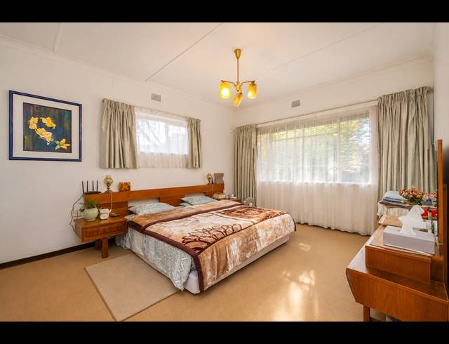 4 BEDROOM FREEHOLD FOR SALE IN BERARIO